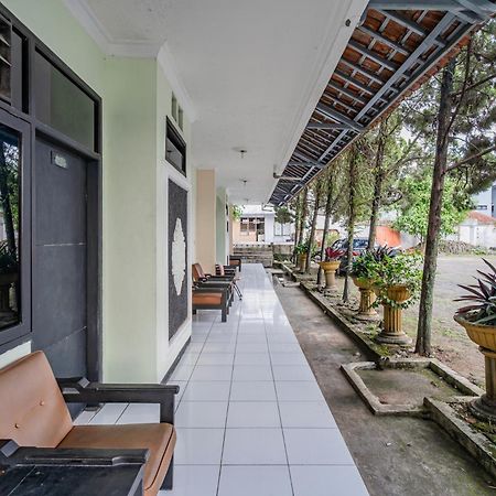 Collection O Tasikmalaya Near Stadium Wiradadaha Formerly Hotel Abadi Kültér fotó
