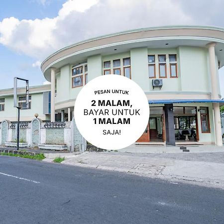 Collection O Tasikmalaya Near Stadium Wiradadaha Formerly Hotel Abadi Kültér fotó